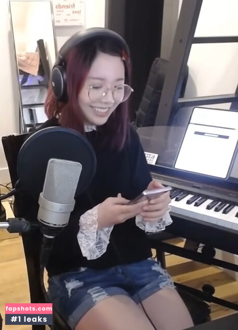 LilyPichu gallery photo #562