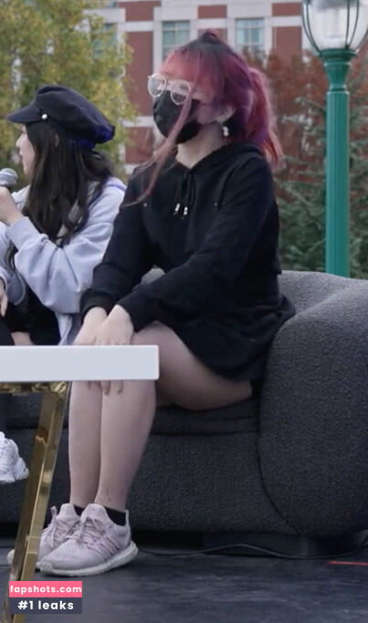 LilyPichu gallery photo #603