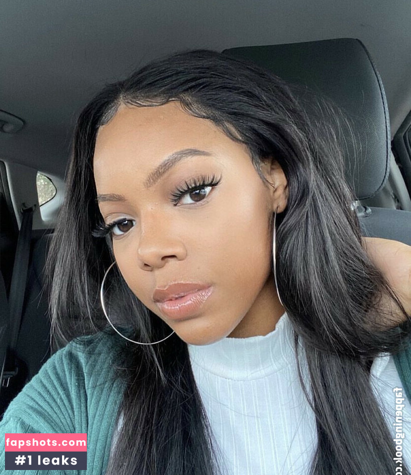 LilYujiVert nude babe gallery