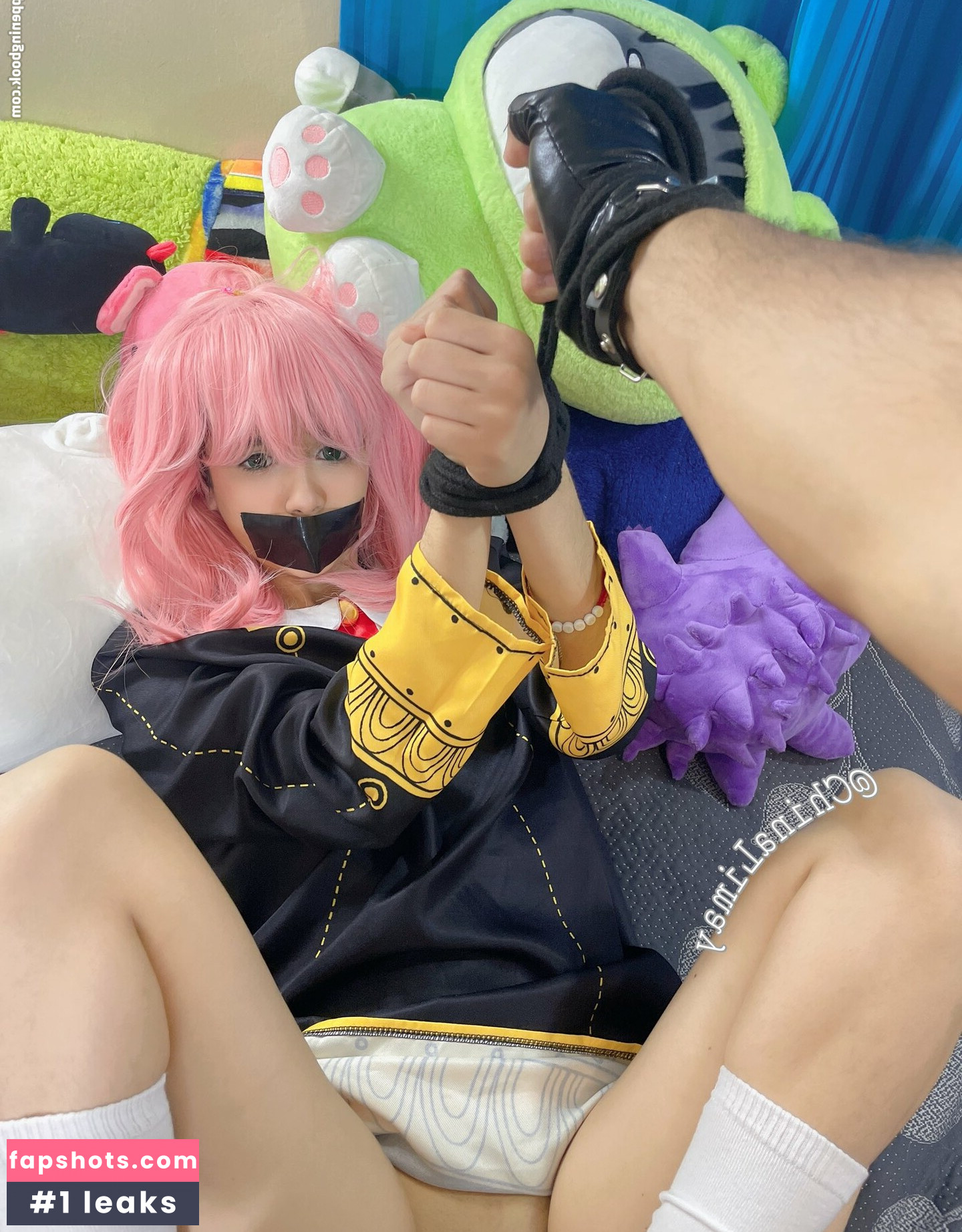 Limay Monita China gallery photo #4