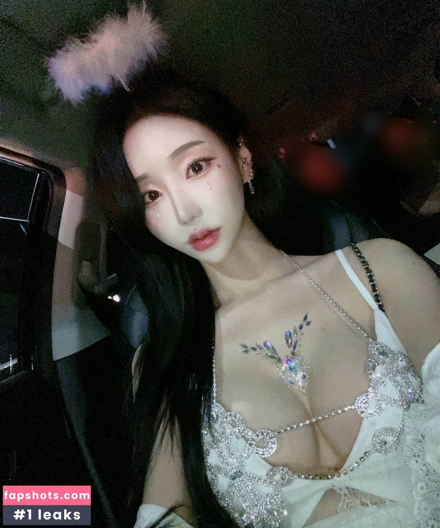 lin002200 gallery photo #22