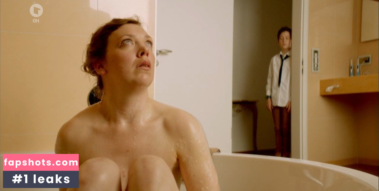 Lina Beckmann gallery photo #4