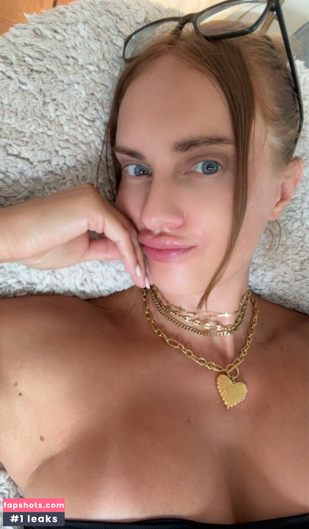 Lina H gallery photo #11