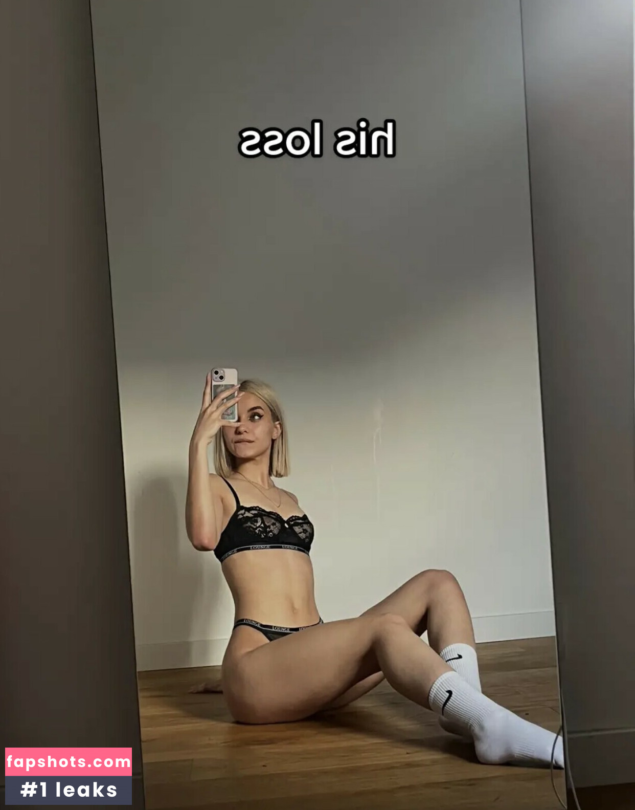 Lina Hsly gallery photo #13