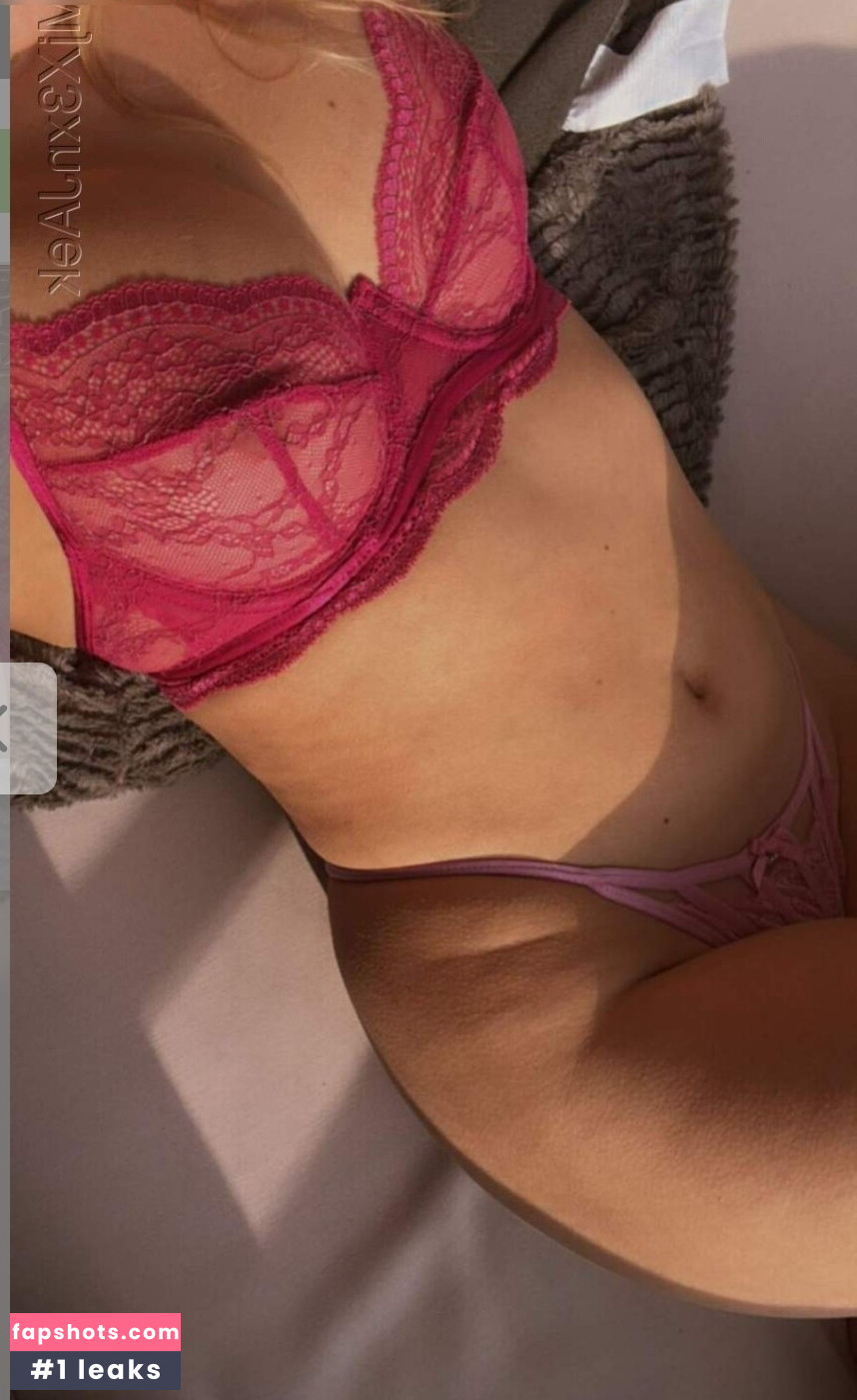 lina32144 Nude Leaks OnlyFans Photos #13 - LeakJerk