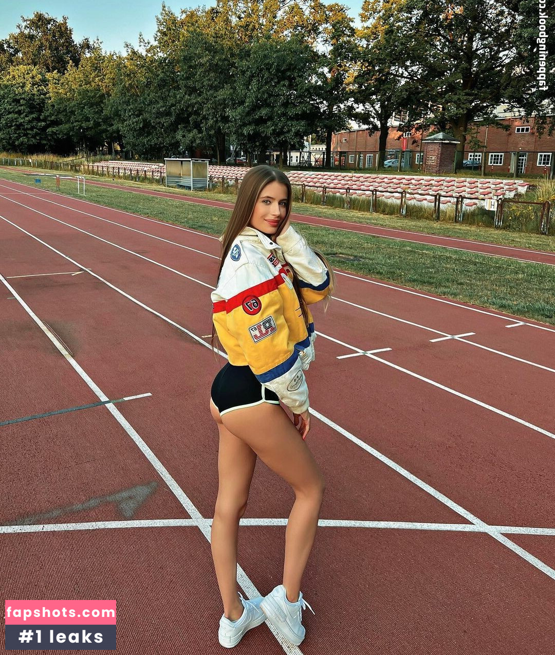 linadiaa gallery photo #20