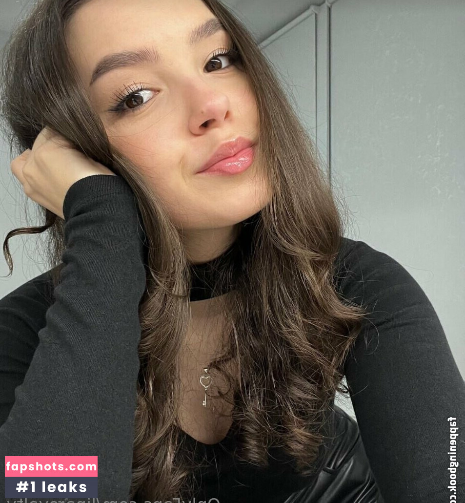 linaroyalty gallery photo #36