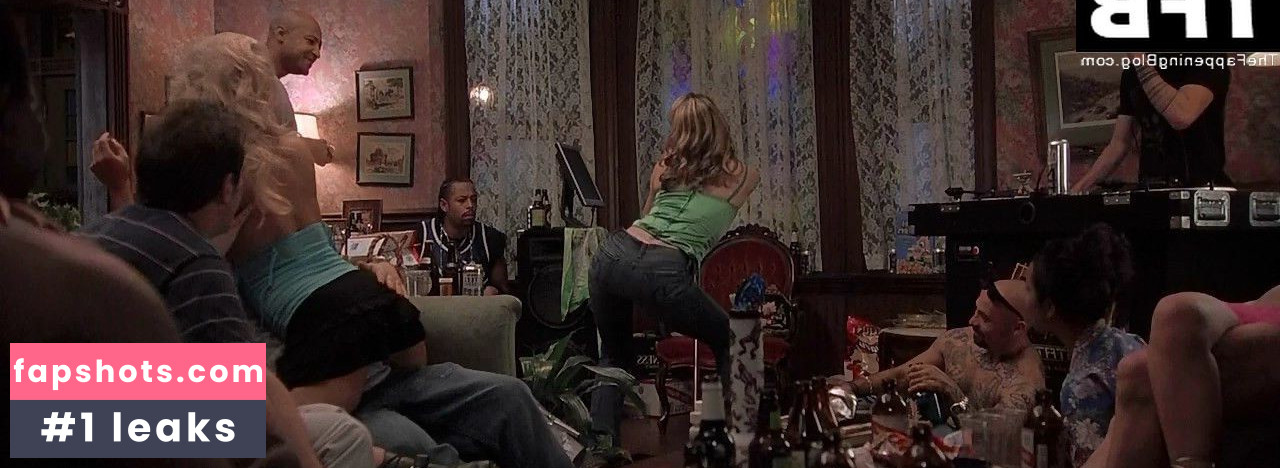 Linda Cardellini gallery photo #15