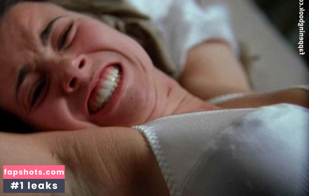 Linda Cardellini gallery photo #54