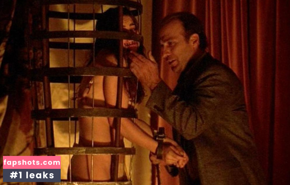 Linda Cardellini gallery photo #59