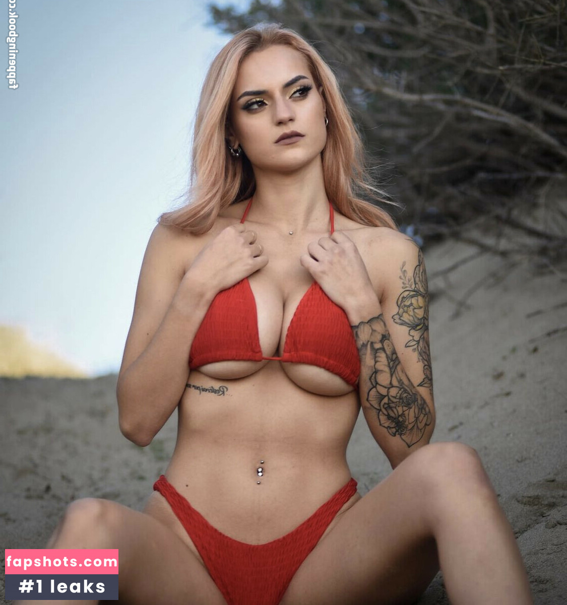 Linda Fioretti gallery photo #11