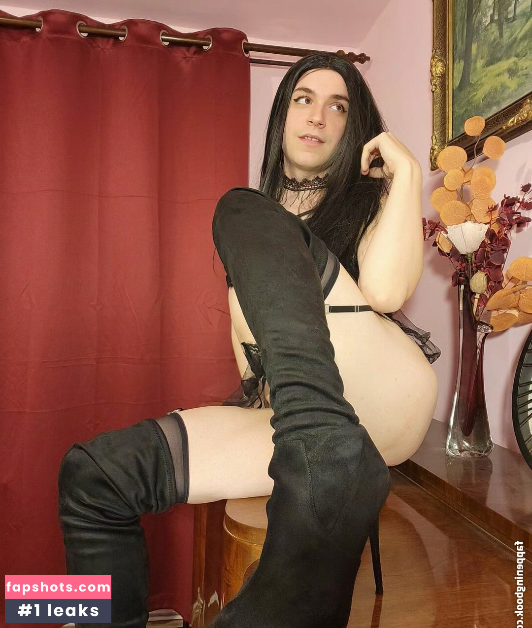 LindaaaX gallery photo #8