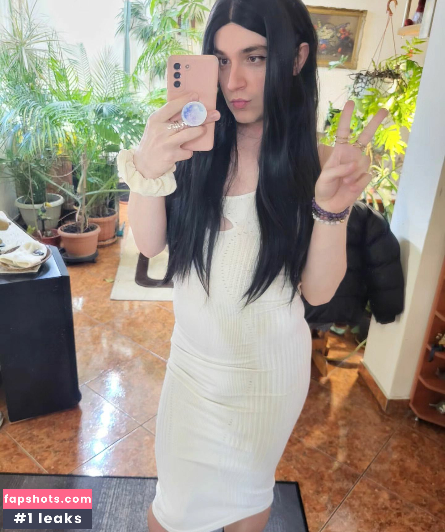 LindaaaX gallery photo #9