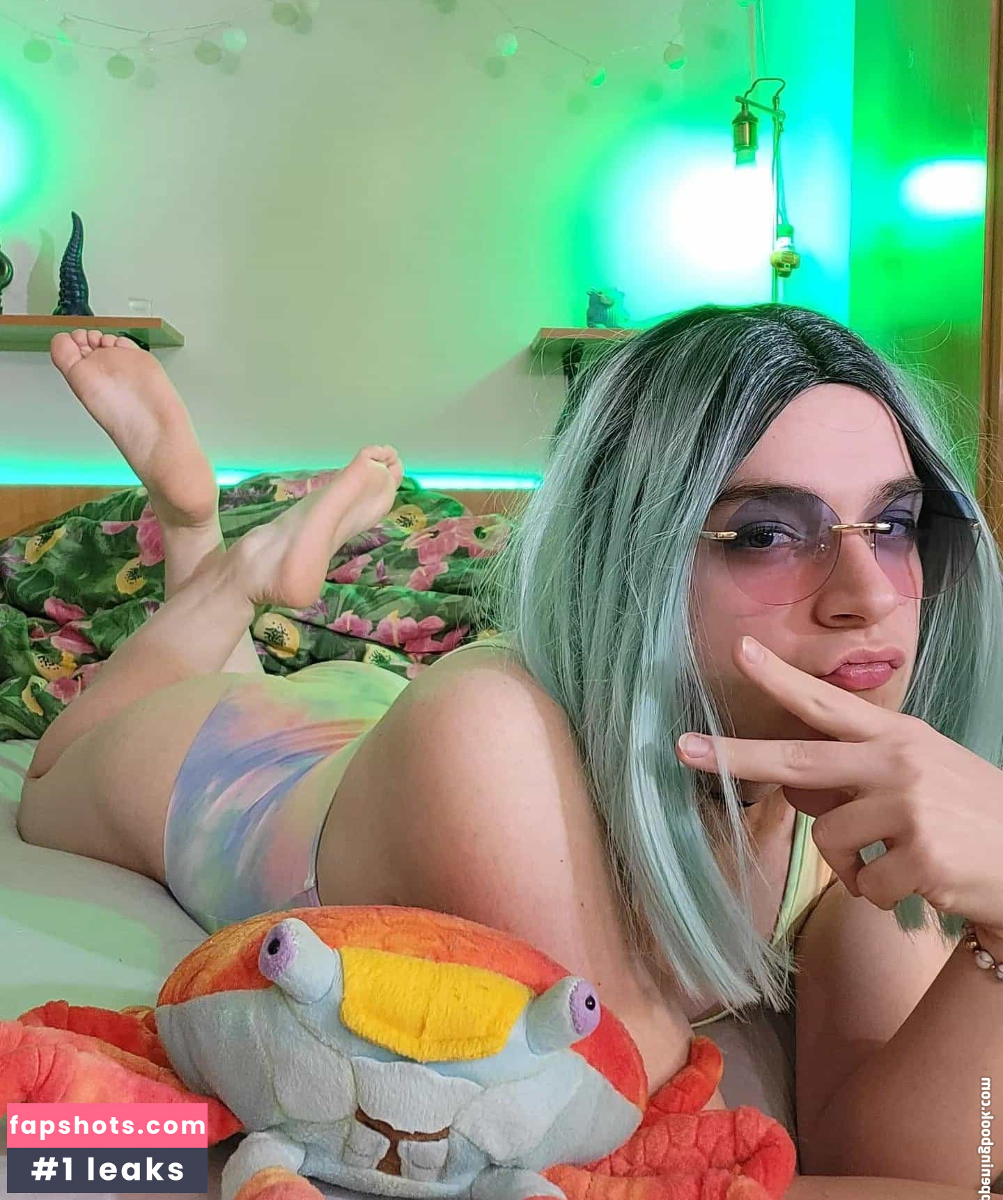 LindaaaX gallery photo #10