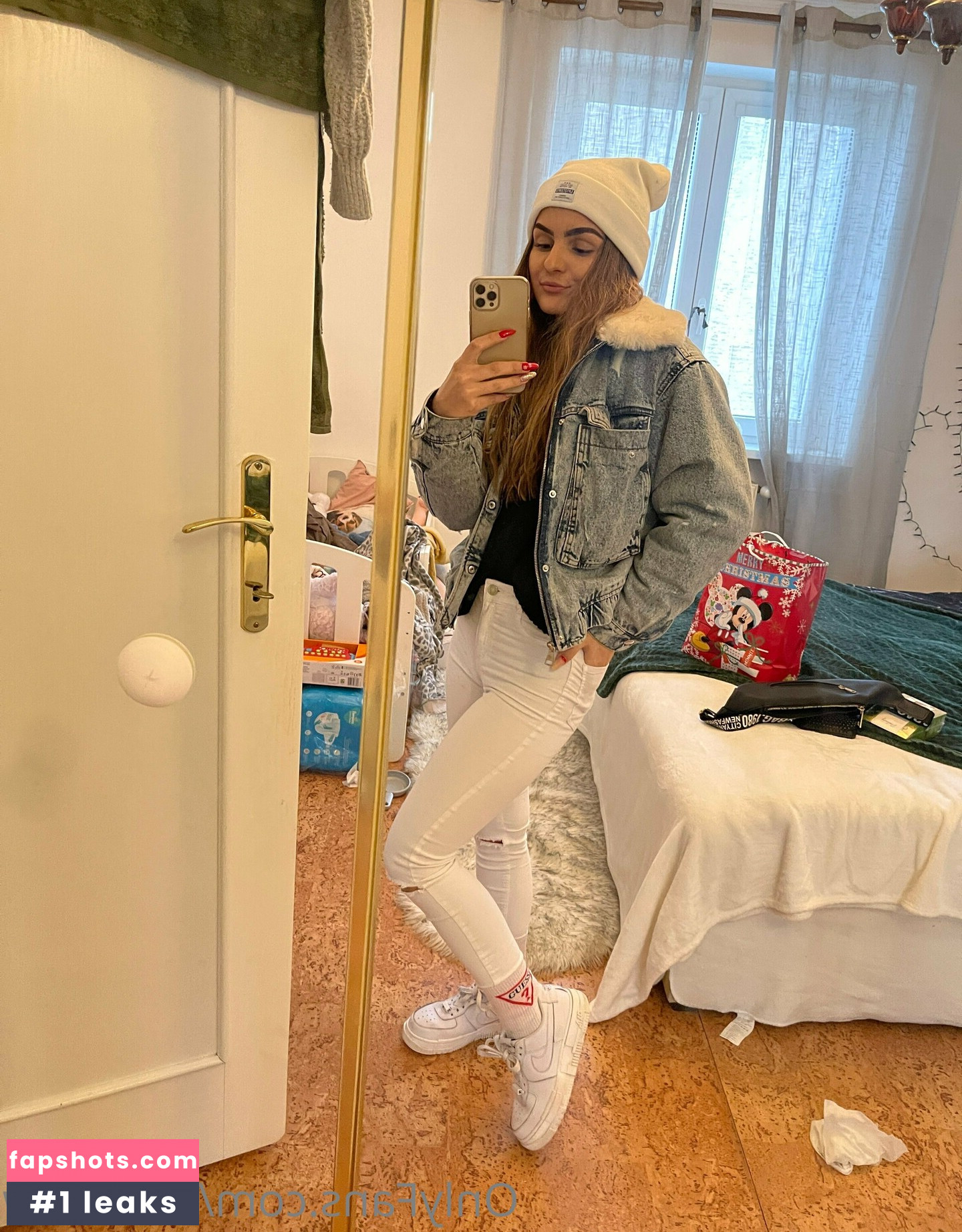 lindanew gallery photo #17