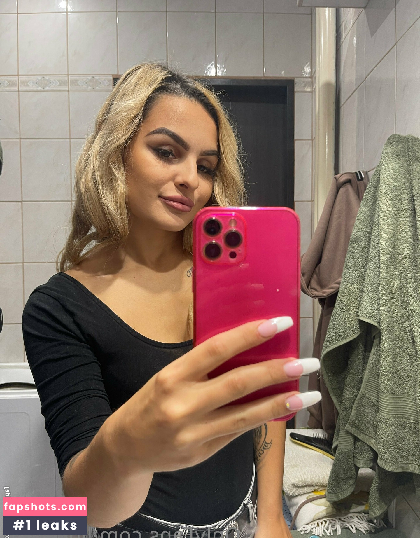 lindanew gallery photo #3