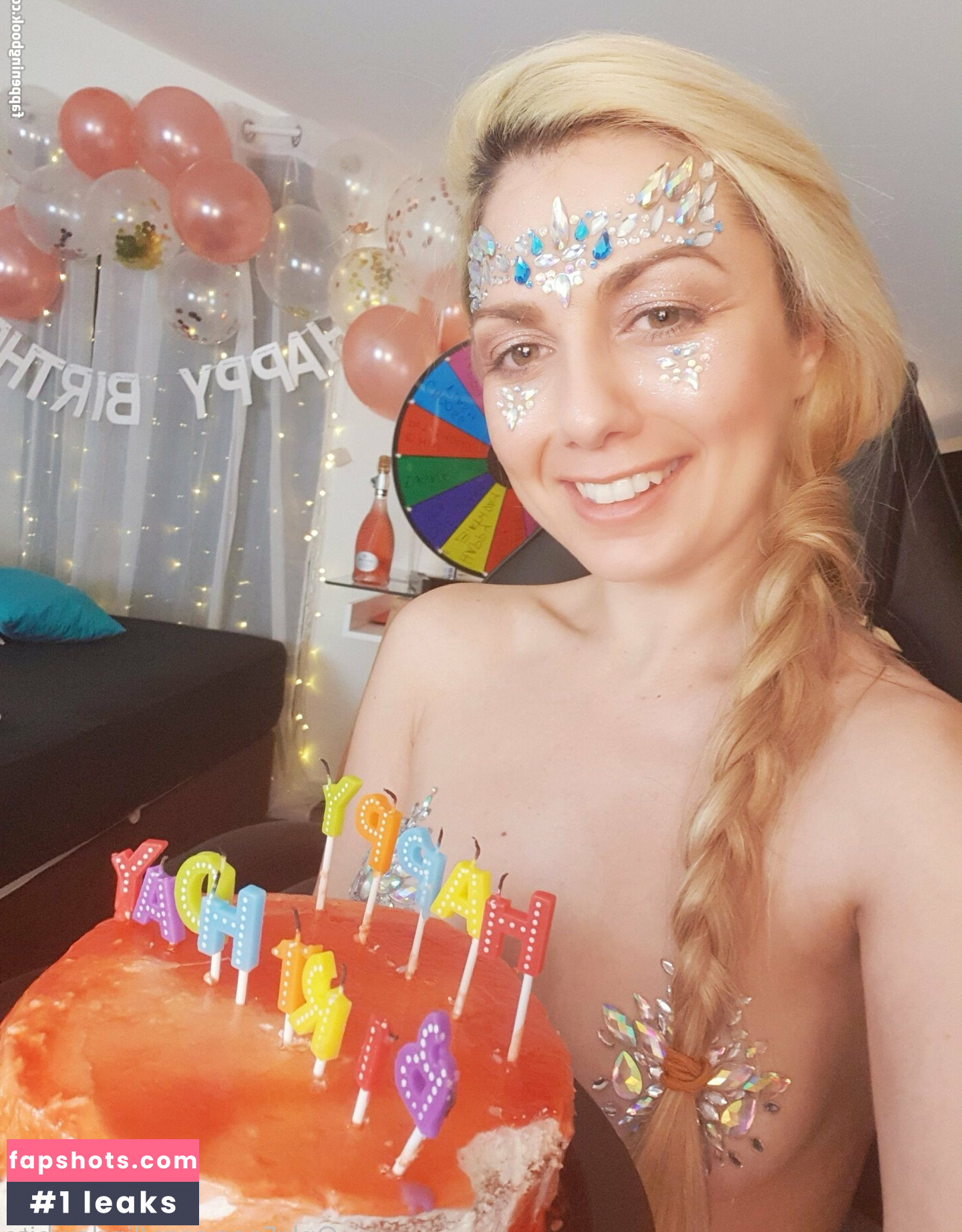 LindaWhite gallery photo #2