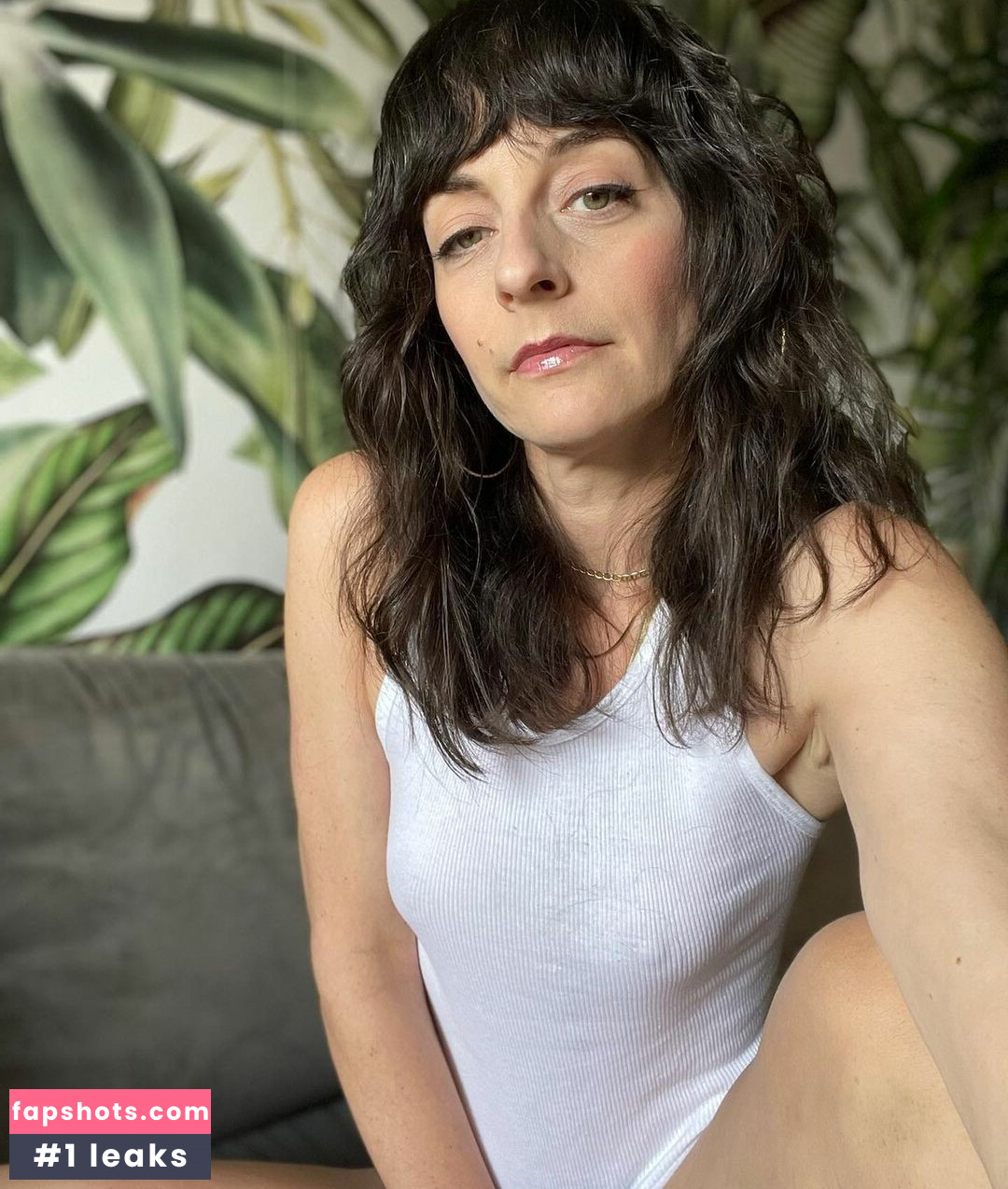 Lindsay Ames gallery photo #2