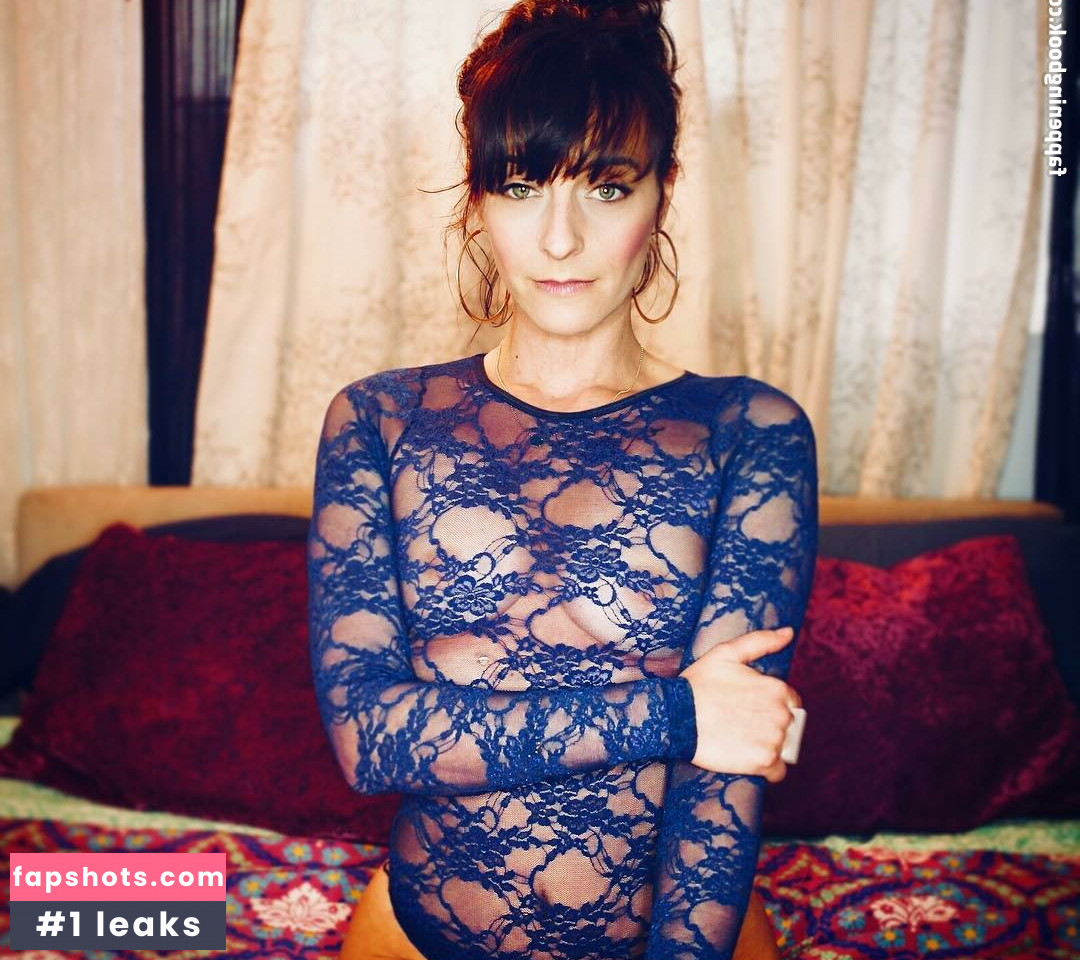 Lindsay Ames gallery photo #5