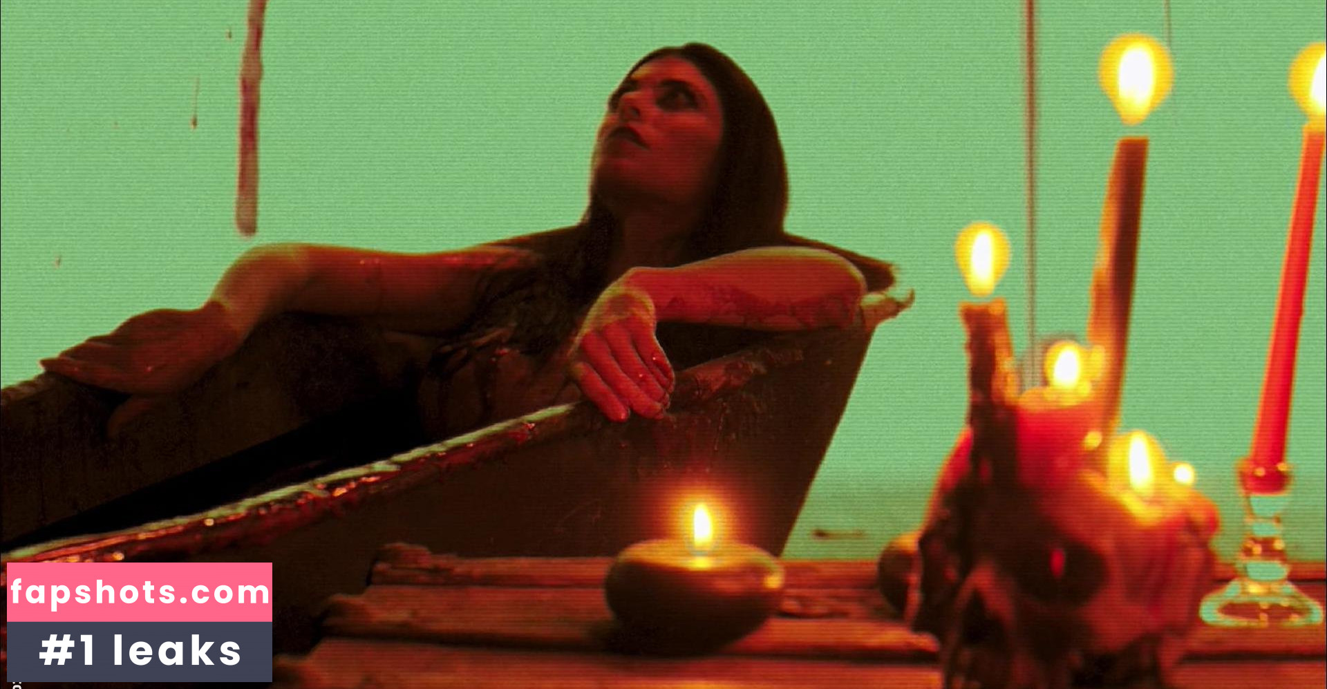 Lindsay Hartley nude babe gallery