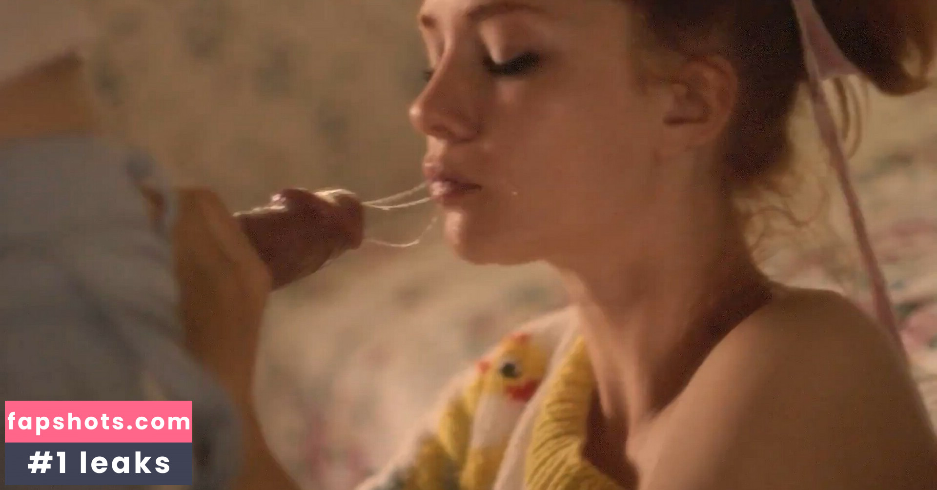 Lindsay Jones gallery photo #3