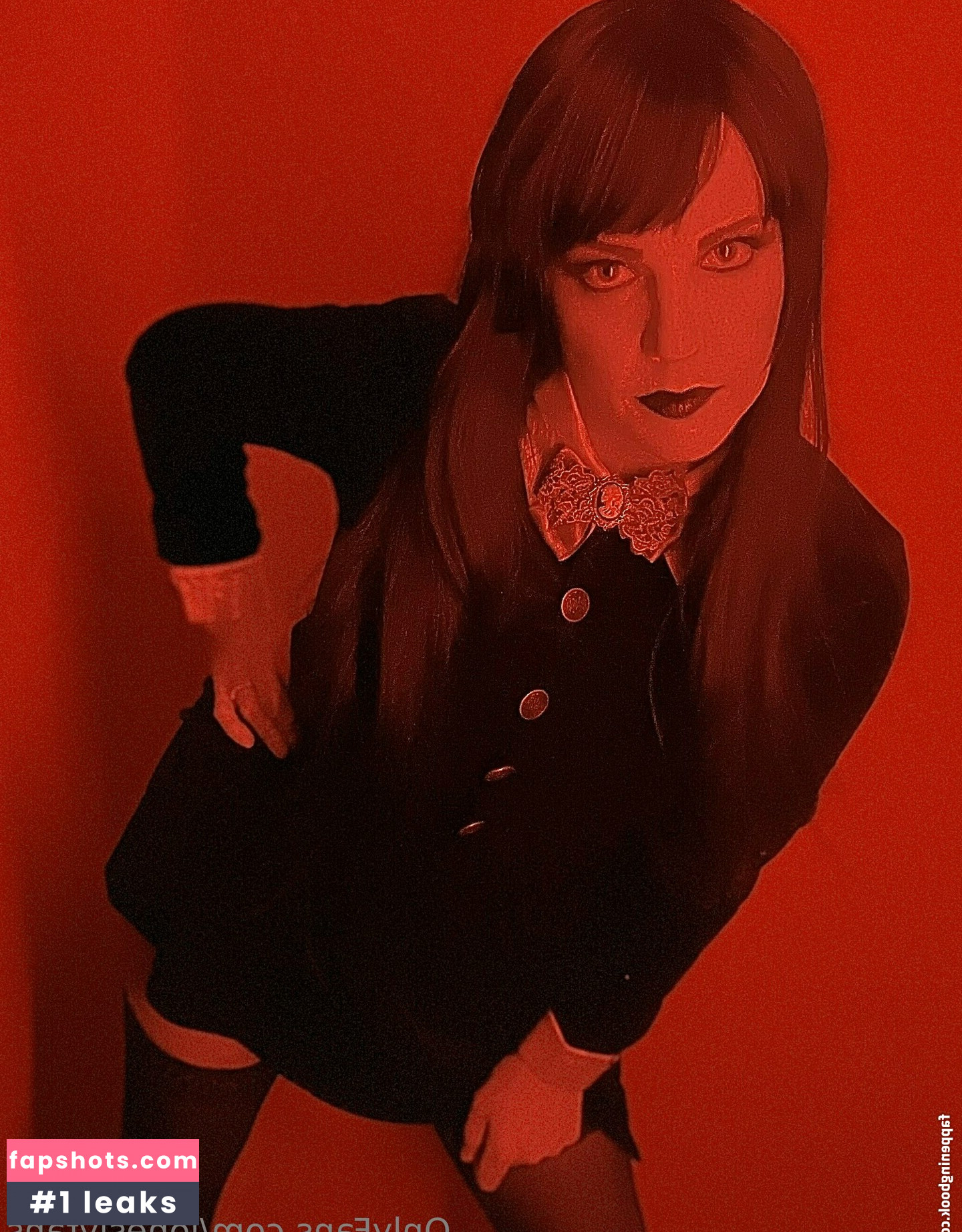 Lindsay Jones gallery photo #24