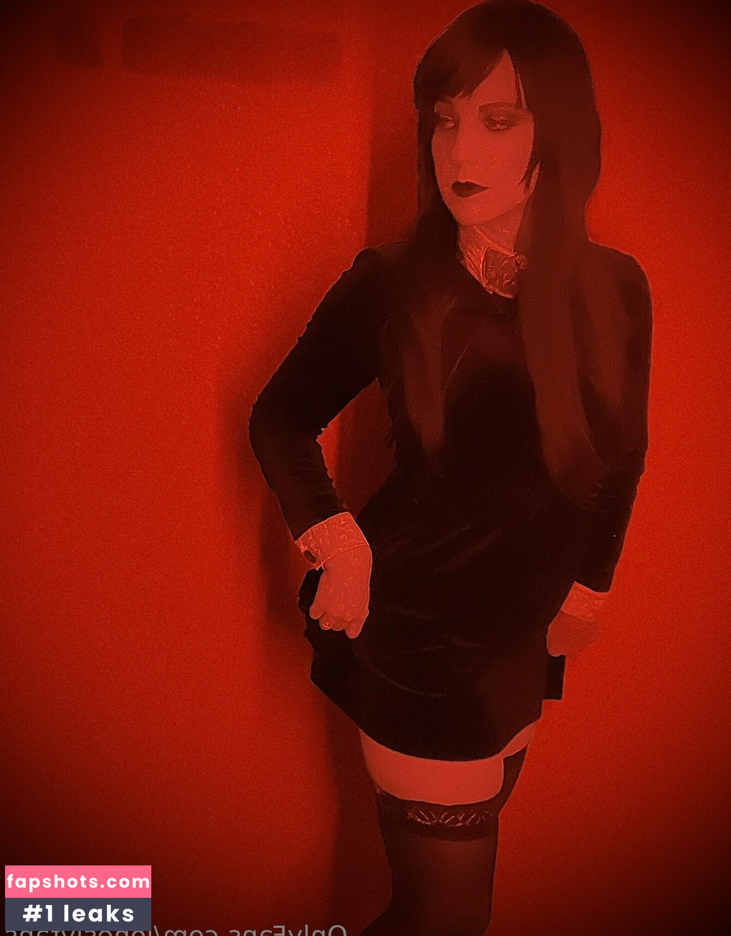 Lindsay Jones gallery photo #26