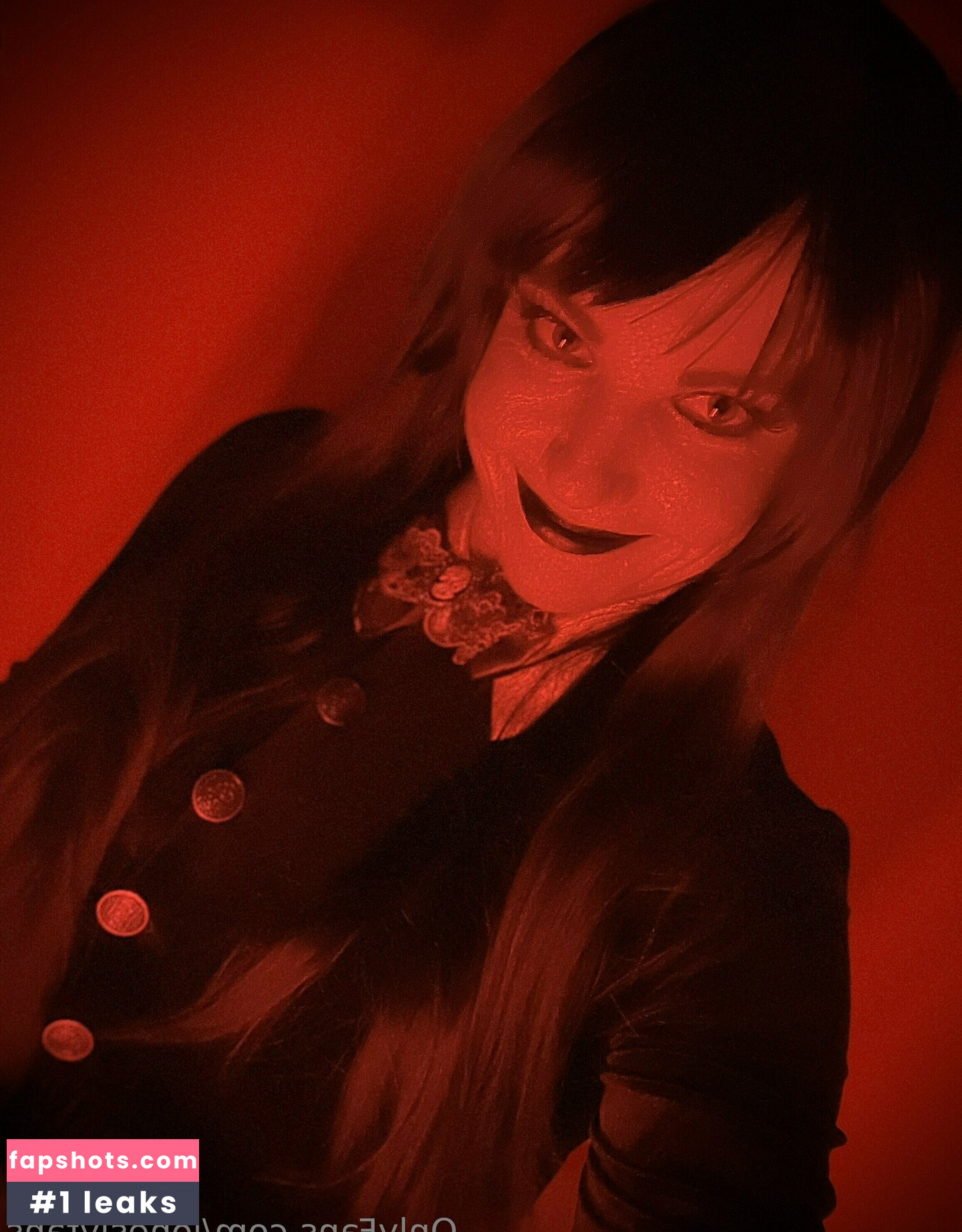 Lindsay Jones gallery photo #28