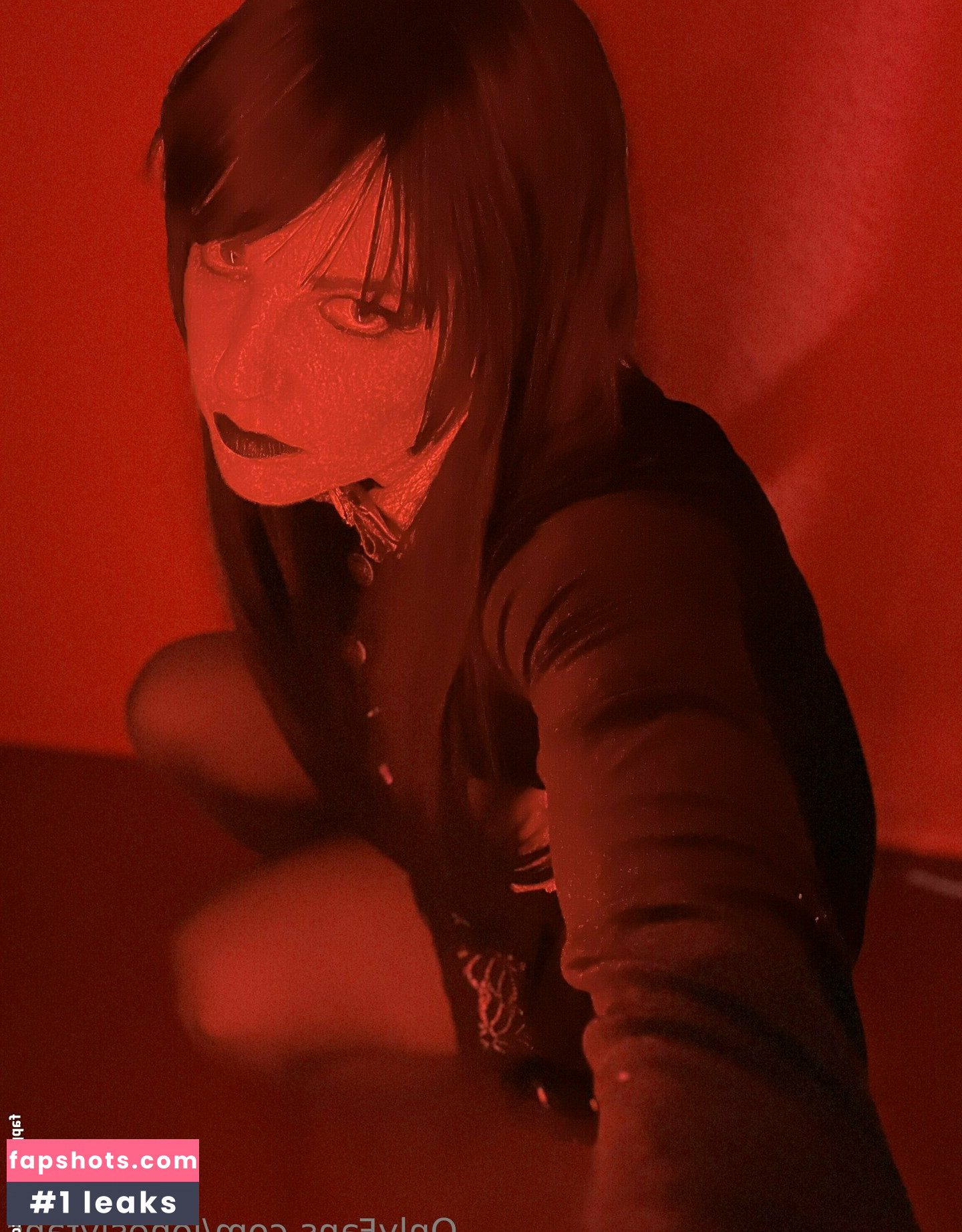 Lindsay Jones gallery photo #30