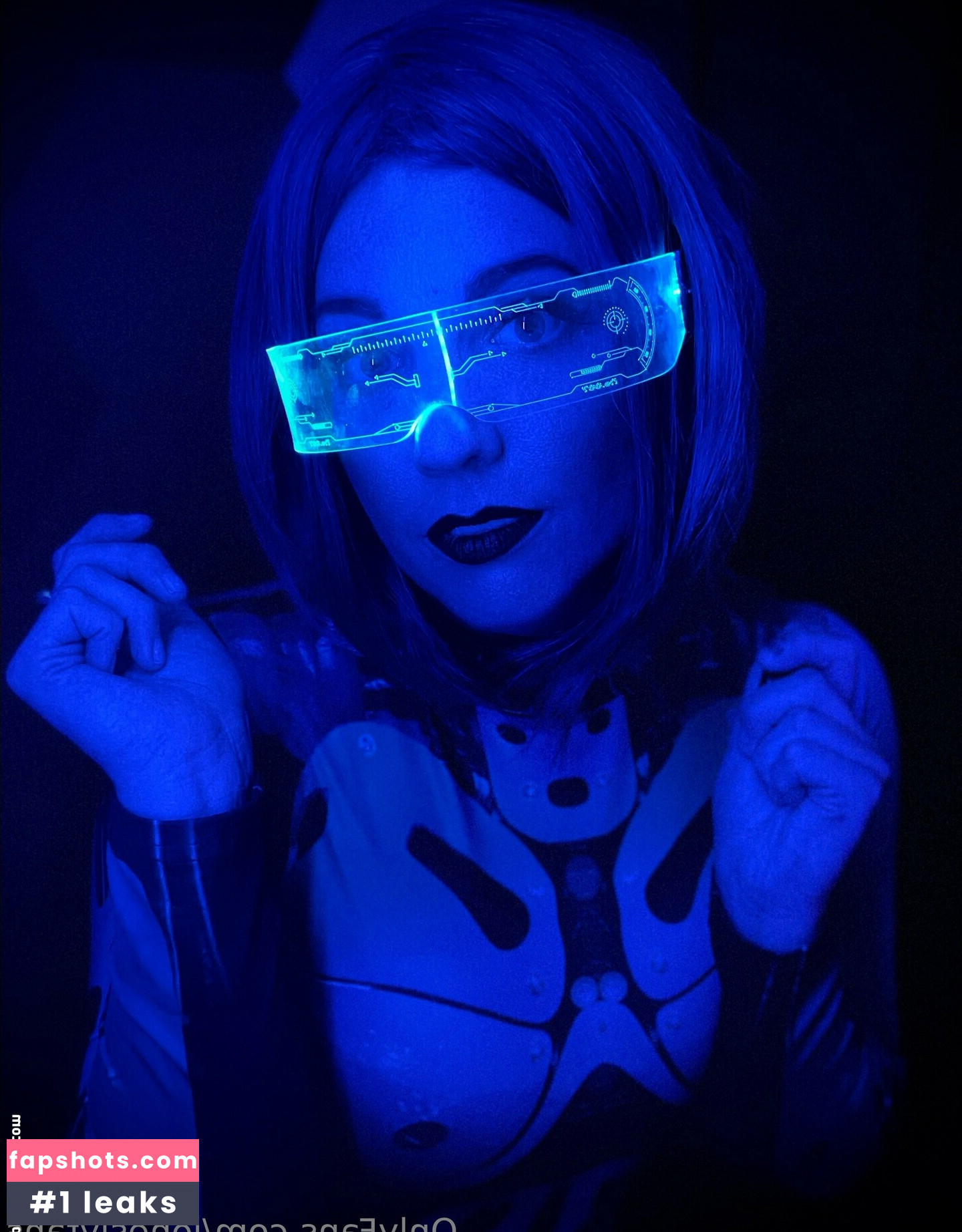 Lindsay Jones gallery photo #38