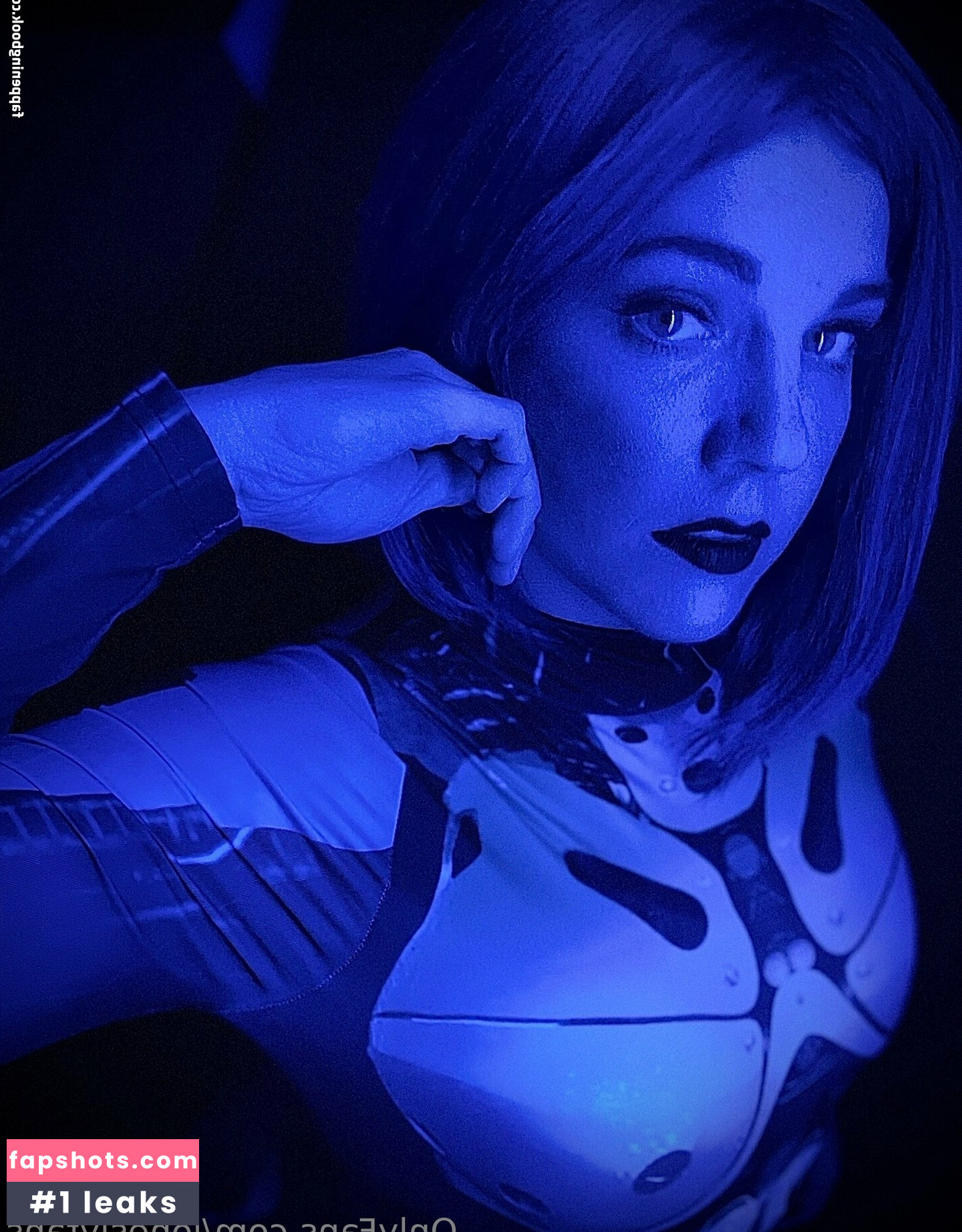 Lindsay Jones gallery photo #41