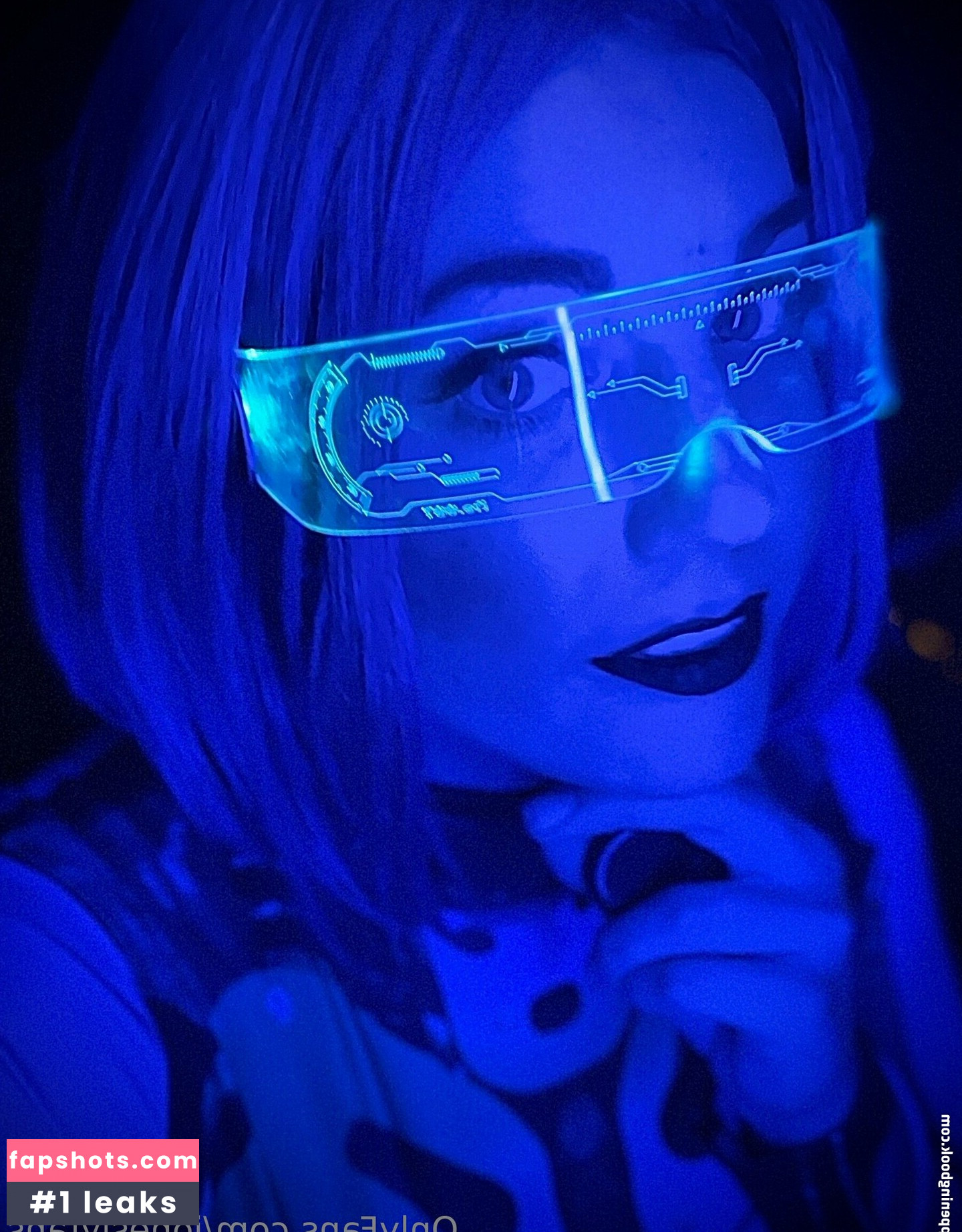 Lindsay Jones gallery photo #42