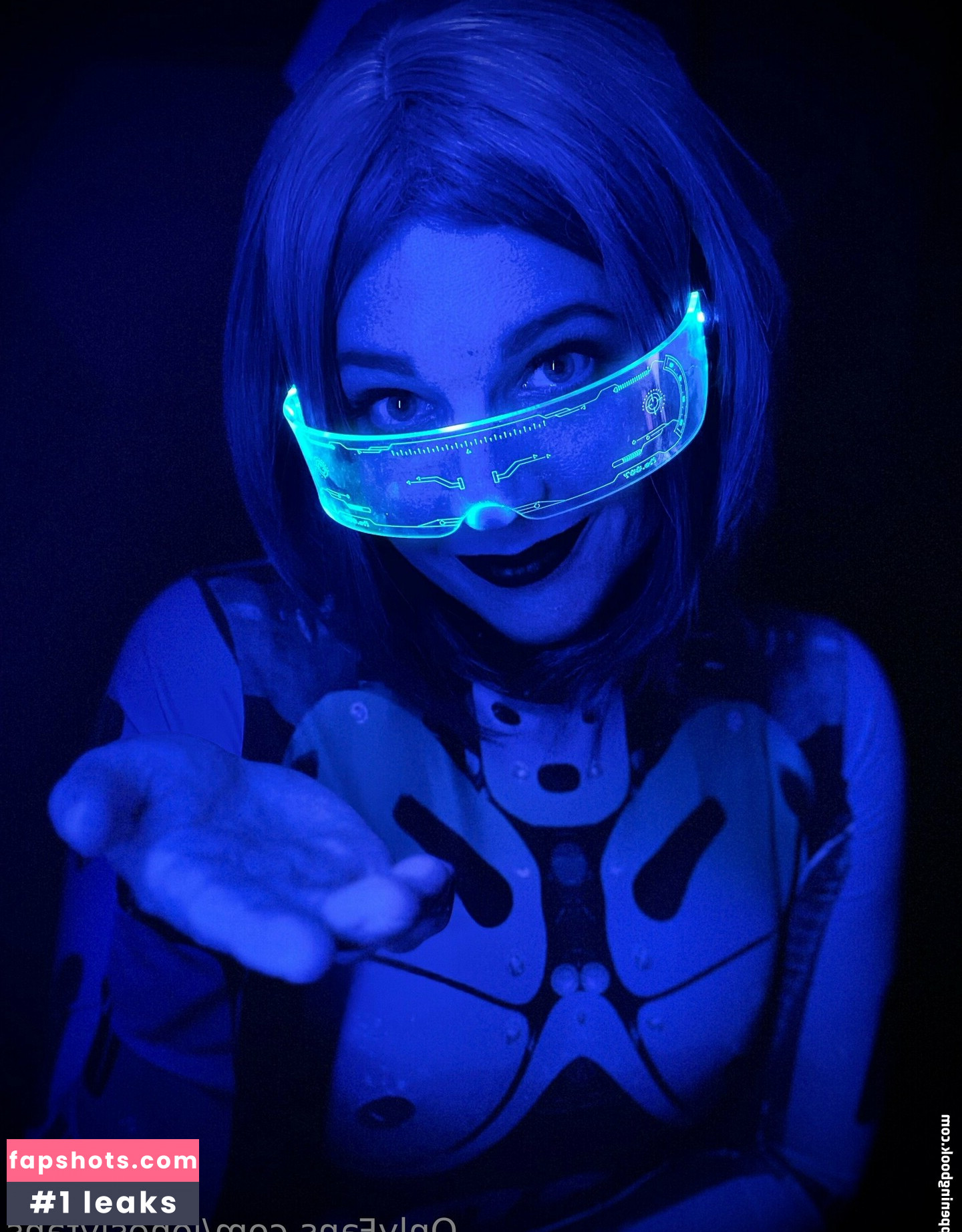 Lindsay Jones gallery photo #49