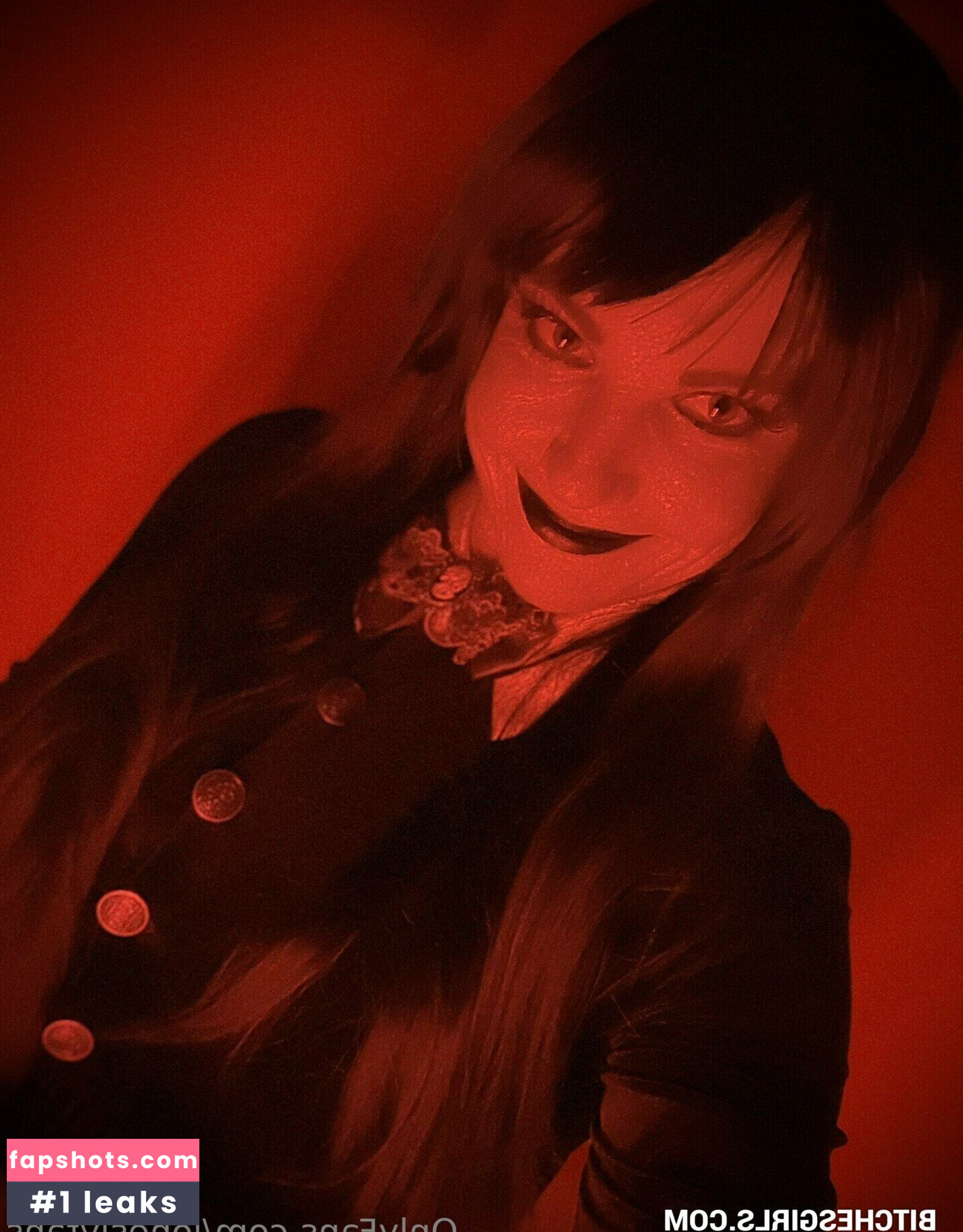 Lindsay Jones gallery photo #7