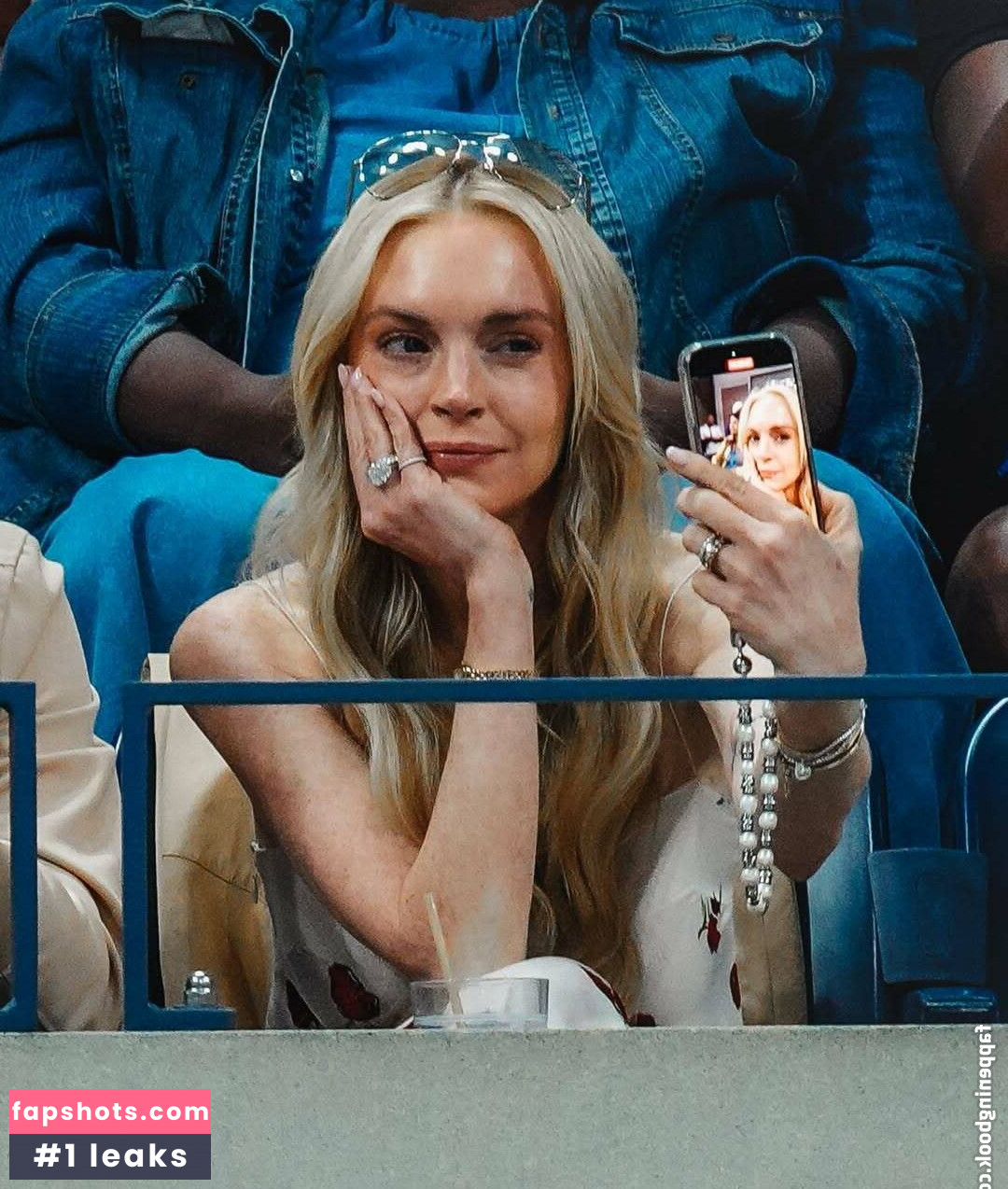 Lindsay Lohan gallery photo #14