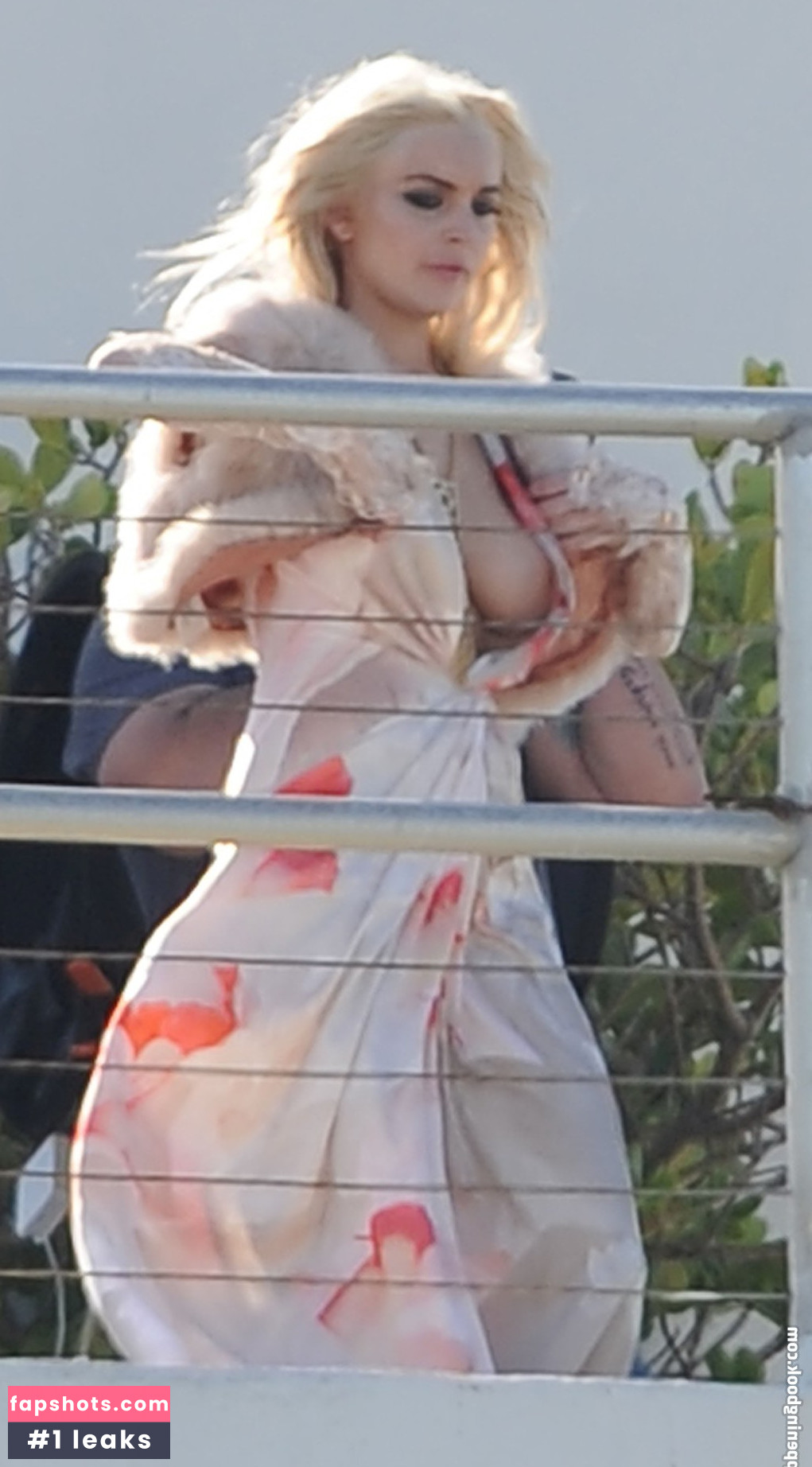 Lindsay Lohan gallery photo #343