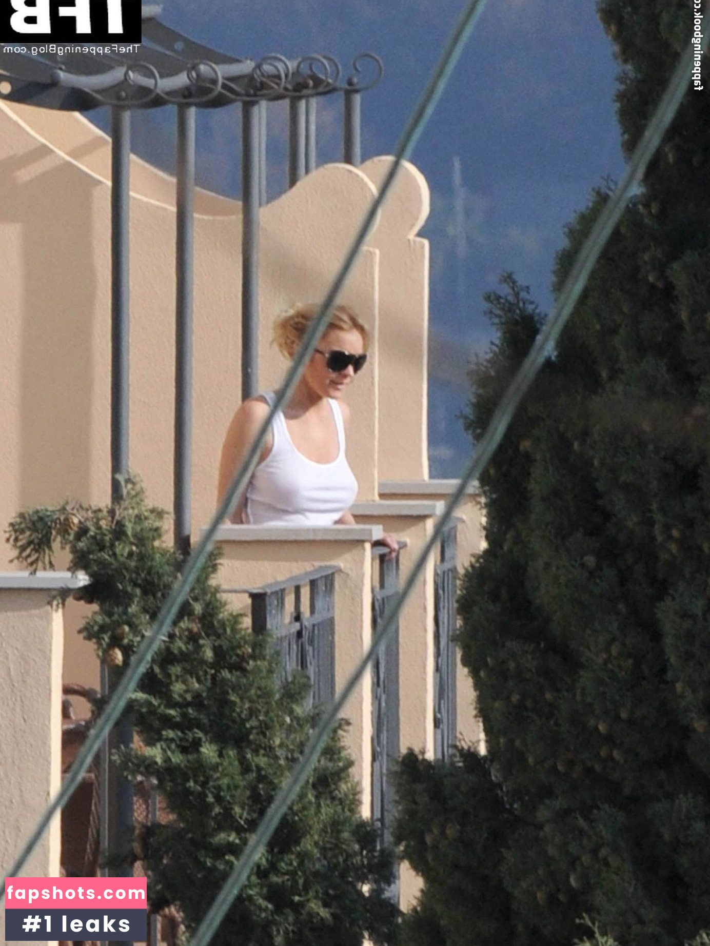 Lindsay Lohan gallery photo #409