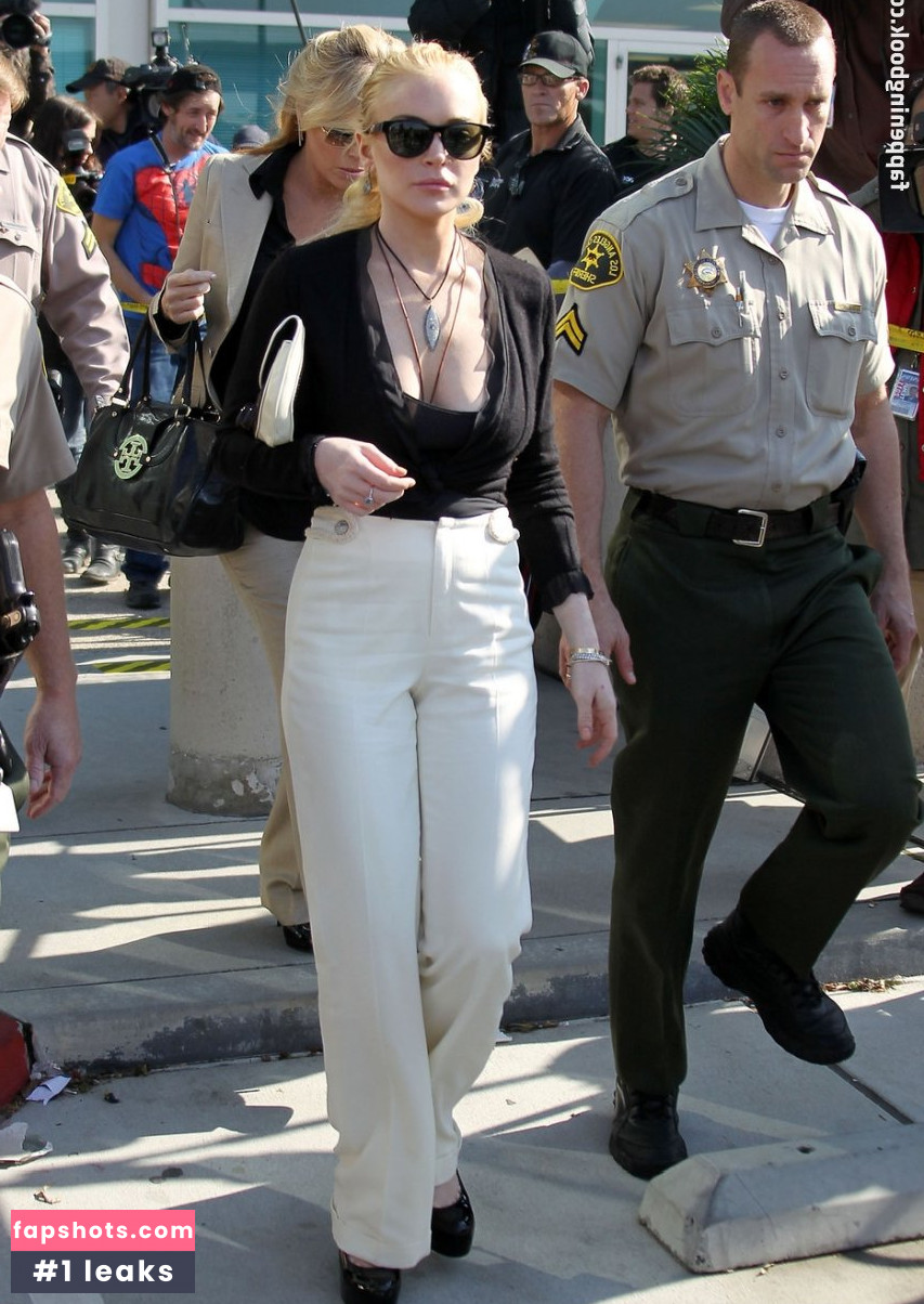 Lindsay Lohan gallery photo #523