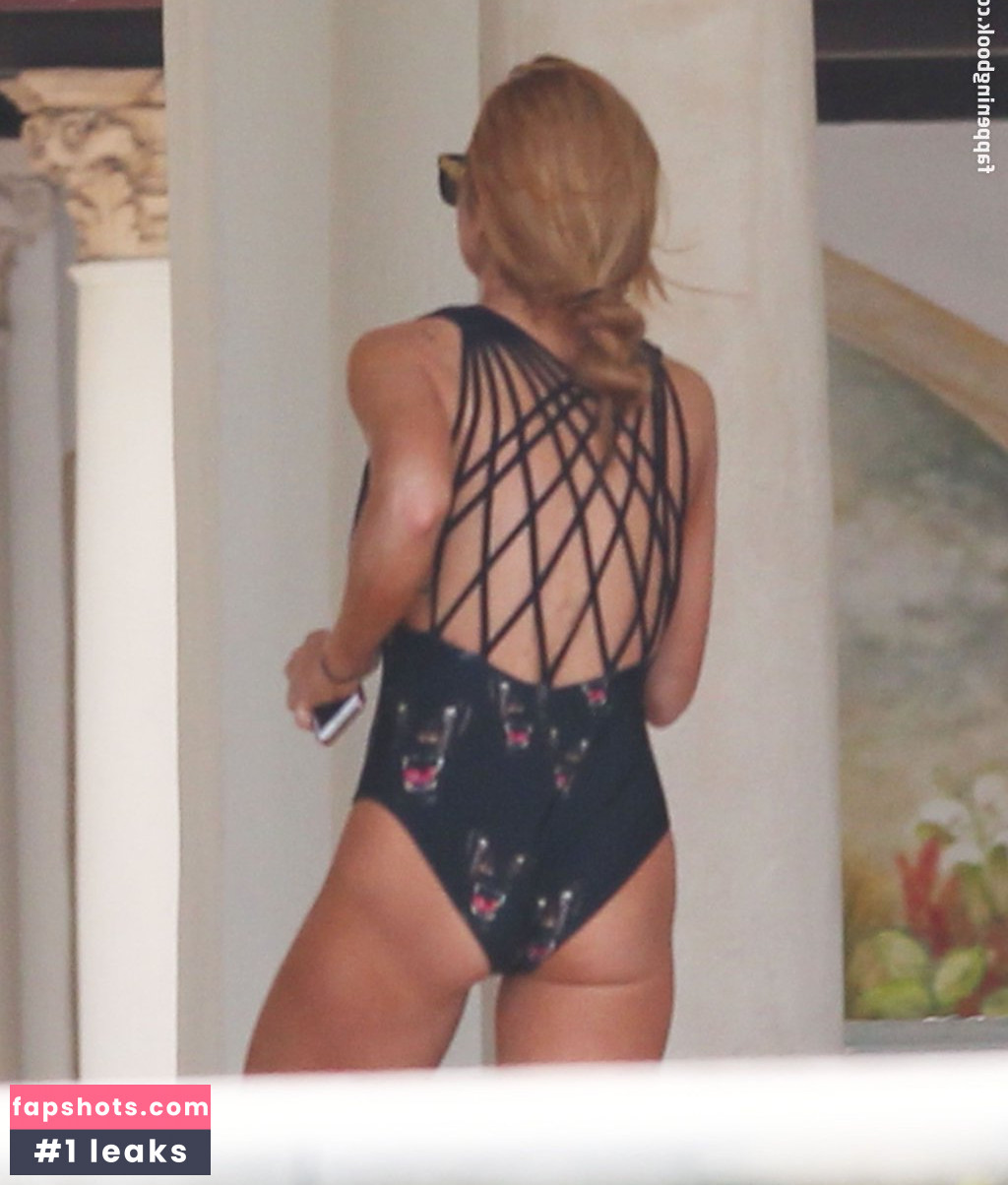 Lindsay Lohan gallery photo #719