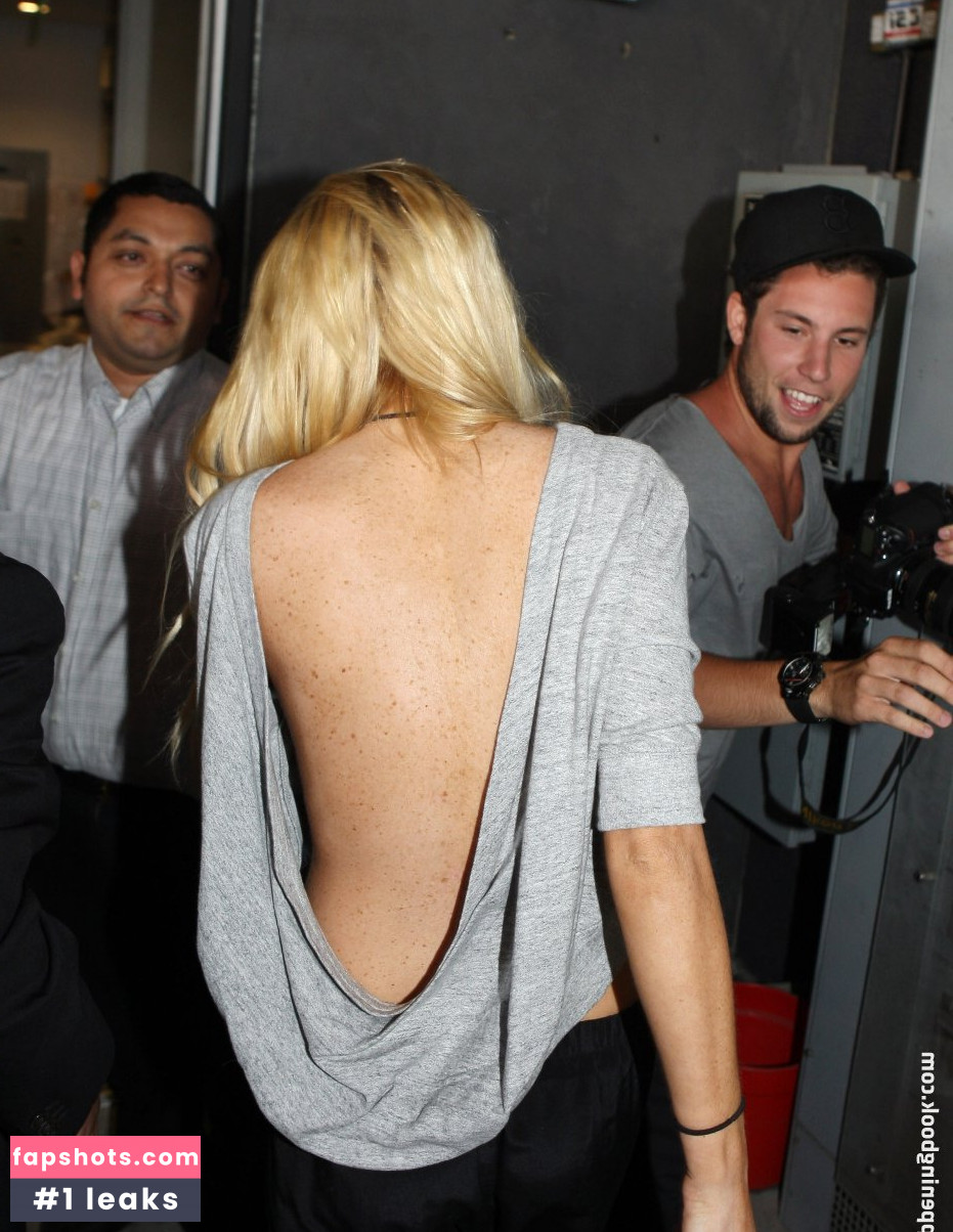 Lindsay Lohan gallery photo #754