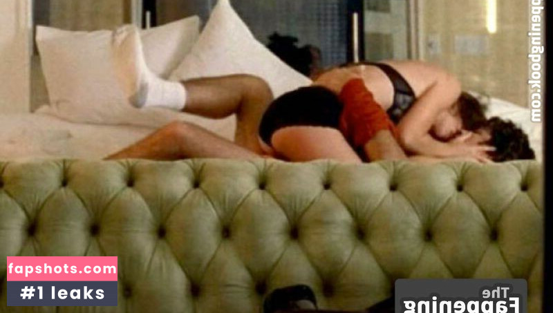 Lindsay Sloane gallery photo #16