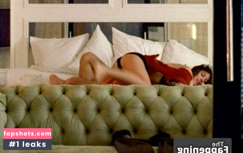 Lindsay Sloane gallery photo #19