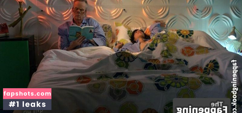 Lindsay Sloane gallery photo #38