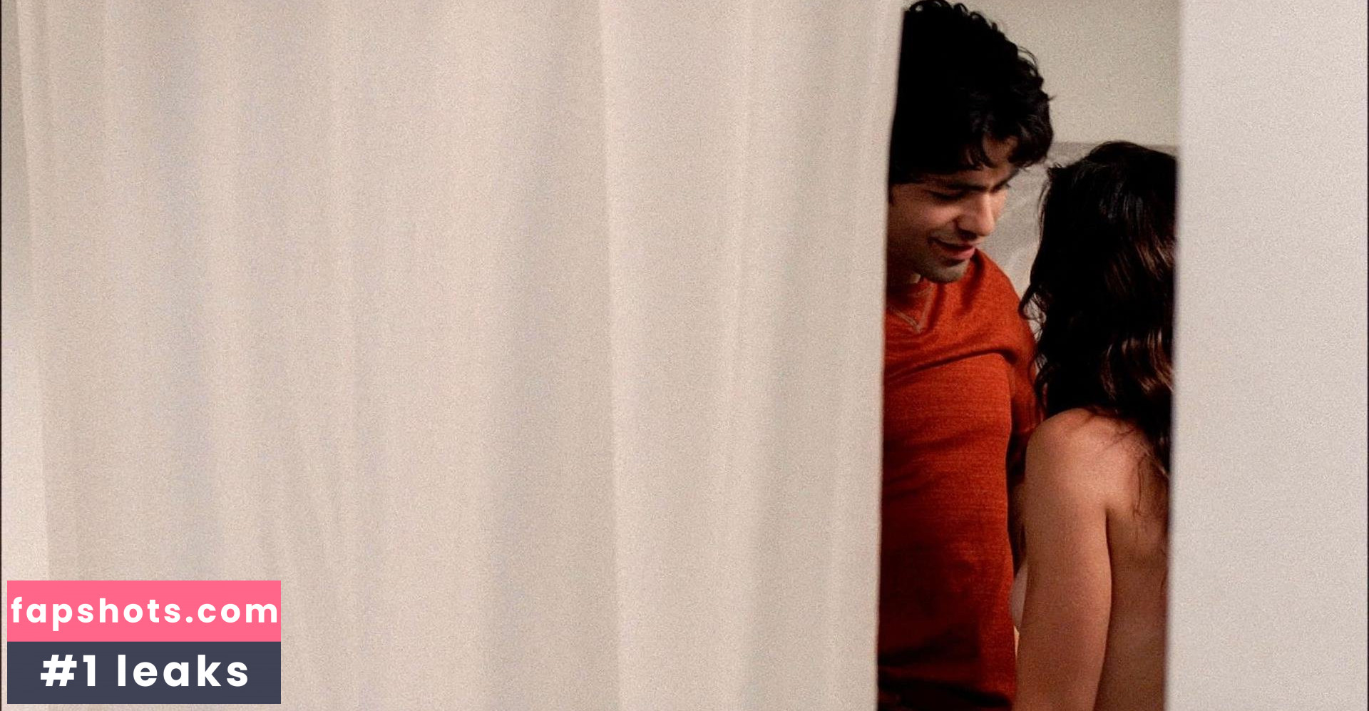 Lindsay Sloane gallery photo #56