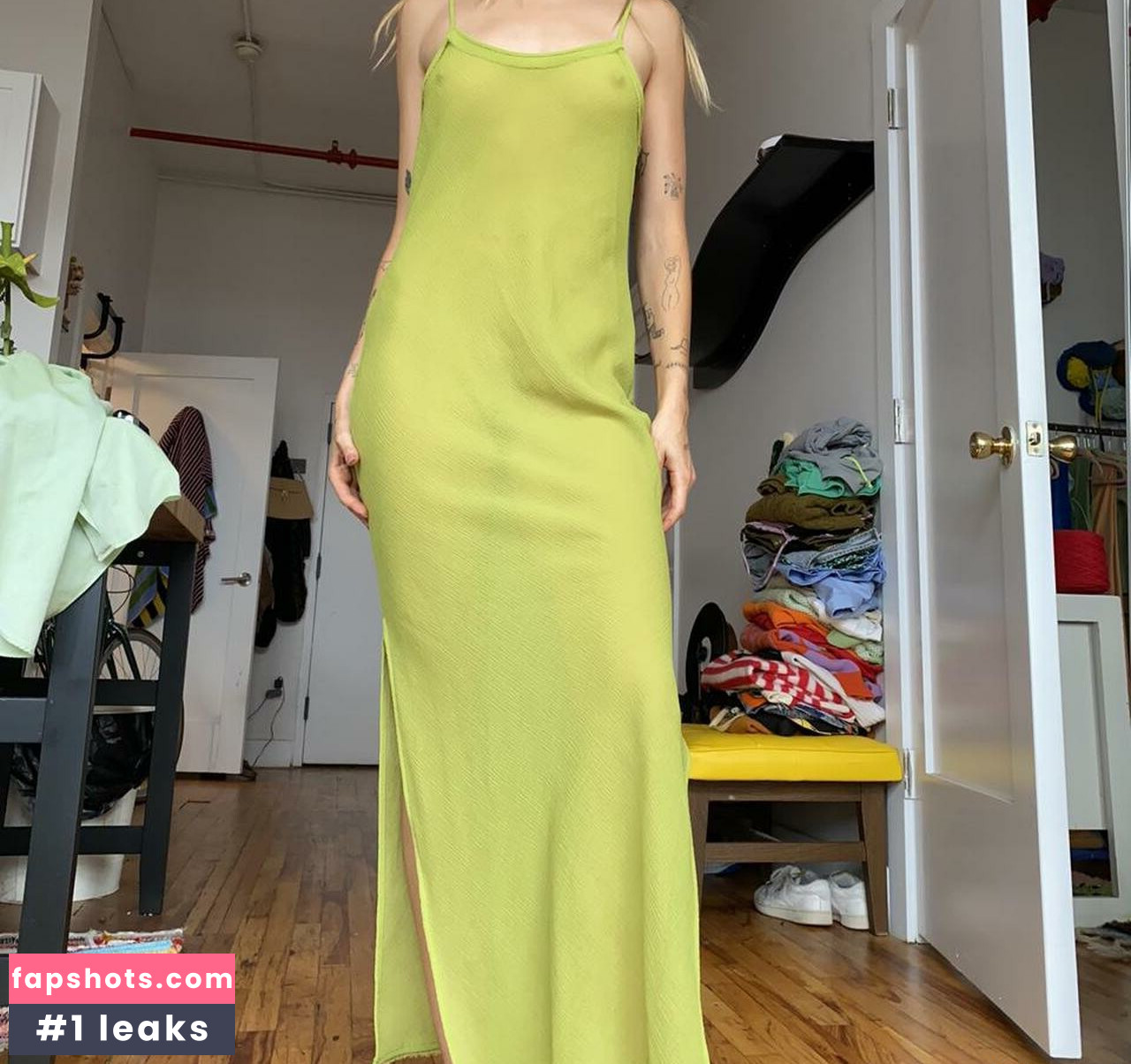 Lindsay Vrckovnik Linmick gallery photo #26