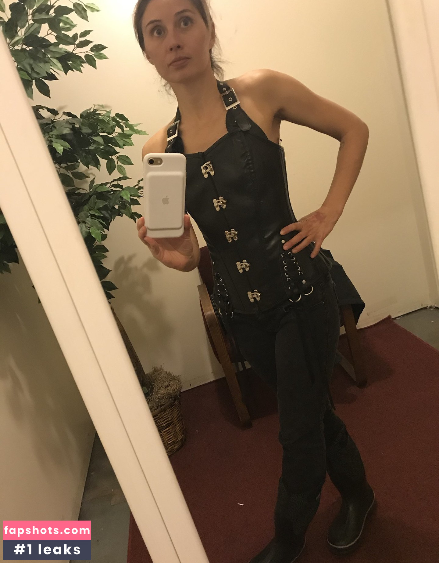 Lindsey Doe gallery photo #5