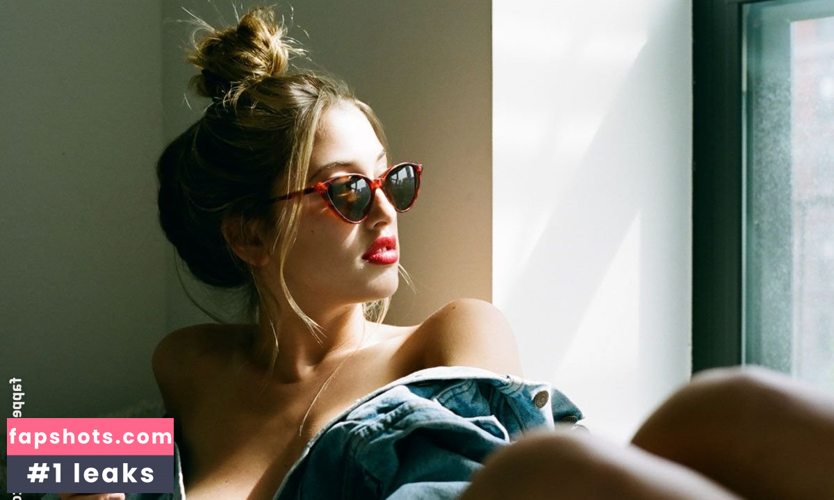 Lindsey Kevitch gallery photo #71