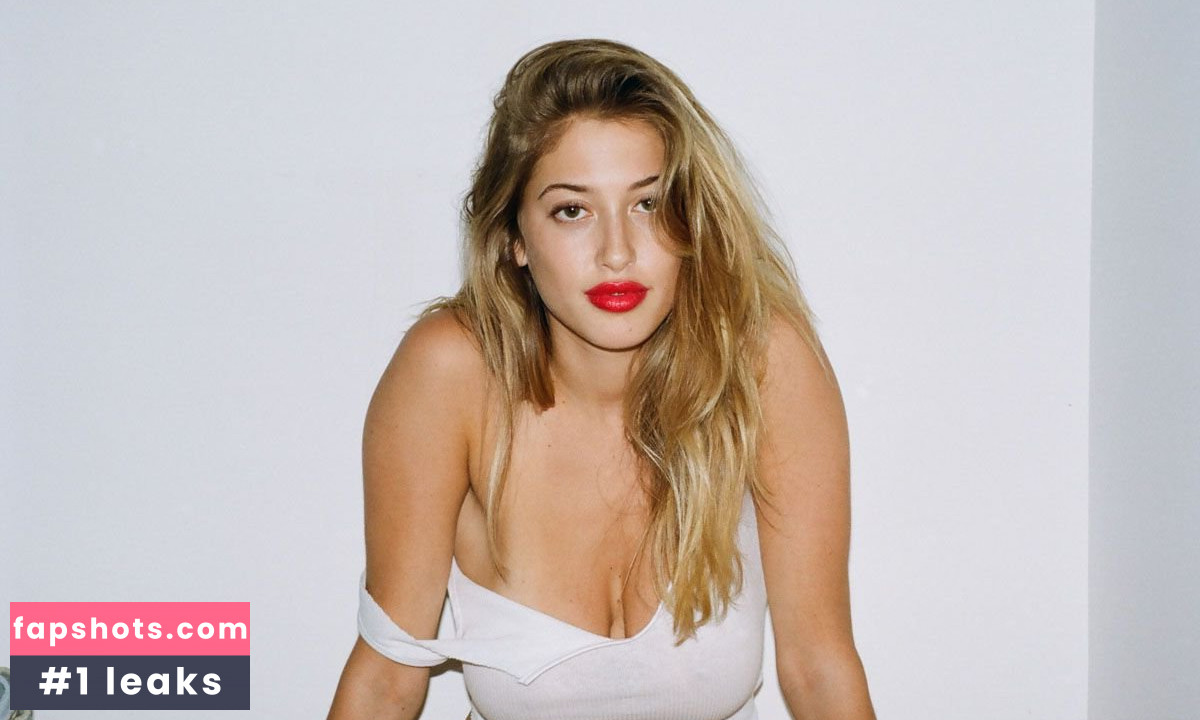 Lindsey Kevitch gallery photo #79