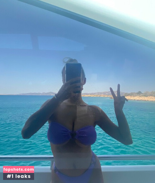 Lindsey Pelas gallery photo #1093