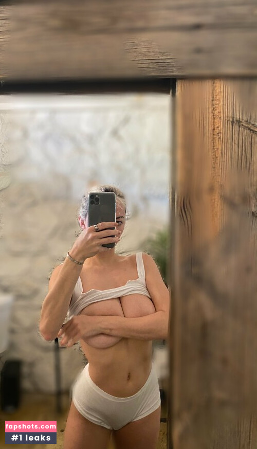 Lindsey Pelas gallery photo #1199